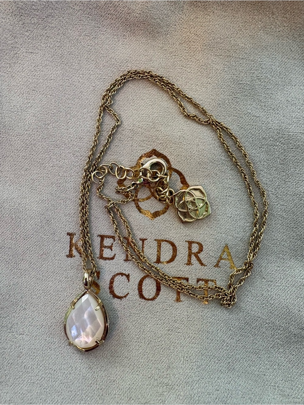 Kendra Scott Gold & mother of pearl Teardrop Pendant Necklace